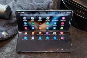 Keuntungan dan Kekurangan Smartphone Lipat